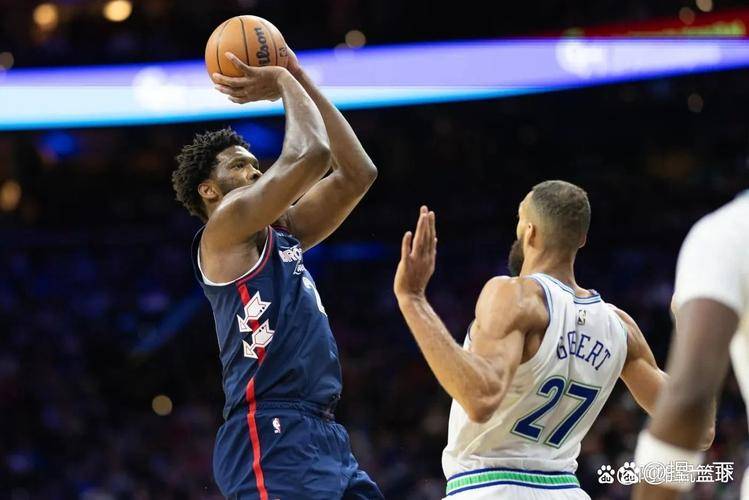 江苏队鏖战公牛，恩比德带队取胜