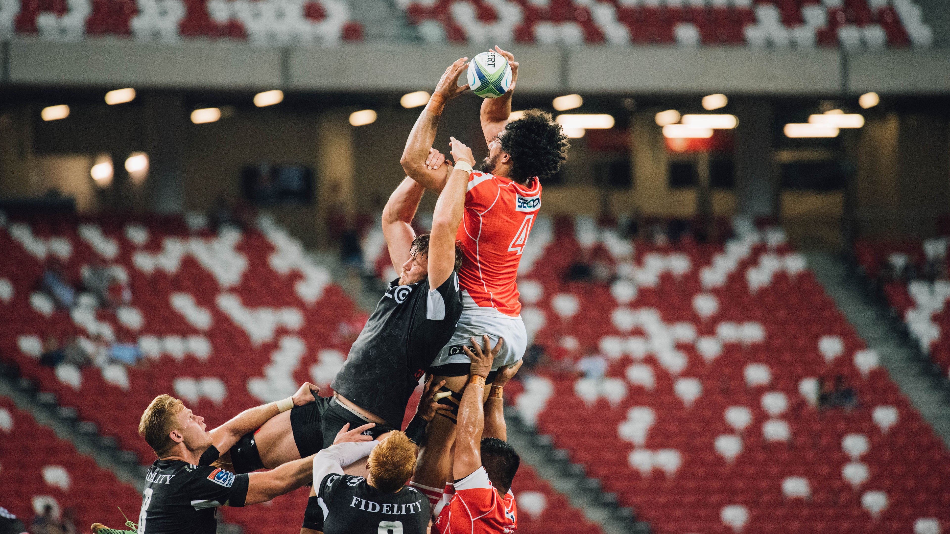 奥斯梅恩爆发，里昂终结红牛，一场关于速度与节奏的现代足球启示录